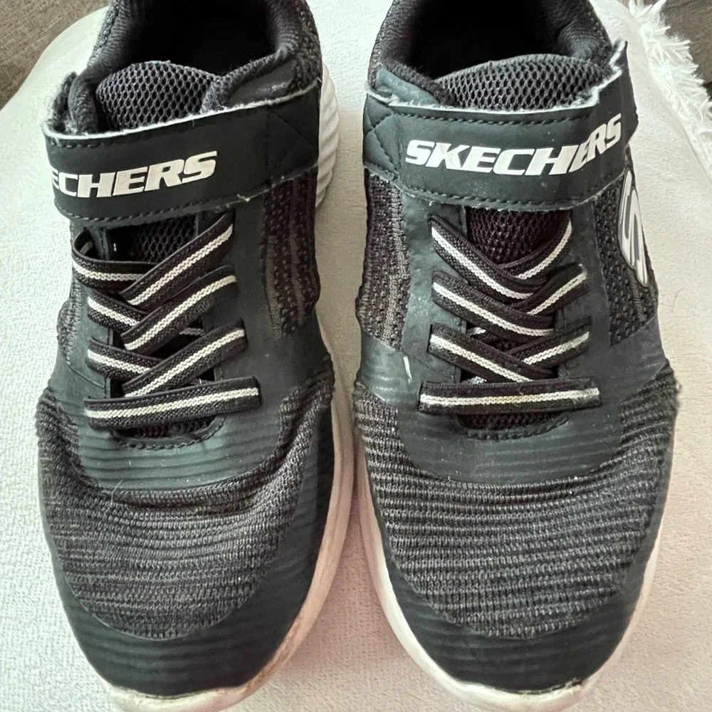 Skechers girls Kids 4 Bounder black mesh upper Running walking School Sneakers